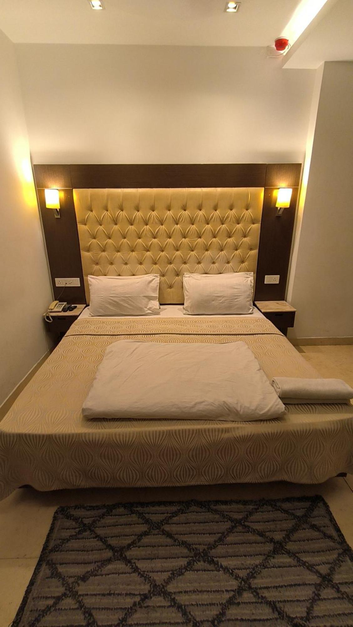 Metropolis Tourist Home Paharganj New Delhi Eksteriør billede